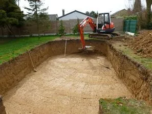 Construction d'une piscine par nos équipes.